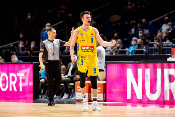 洲足坛吸引 洲足坛吸引